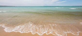 Waterfront Studio, newly renovated, A Cool Studio, Glen Arbor M22 Crystal River