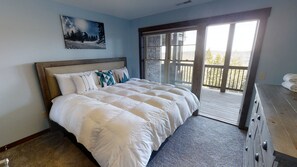 8 bedrooms, WiFi, bed sheets