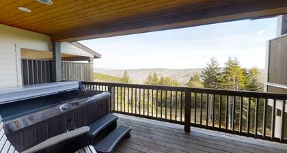Inviting 8BR Alpine Getaway with Private Hot Tub by RedAwning