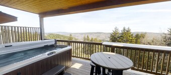 Lively 8BR Mountain Home perfect for groups! by RedAwning