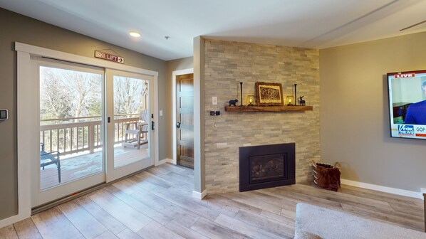 Televisión, chimenea