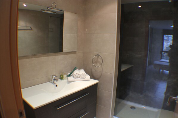 Room - Riera Ginjolers 3 A in Roses (Roses)
