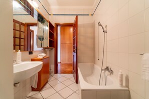 Condo | Bathroom - Gerbett Apartment with Terrace by Wonderful Italy (Como)
