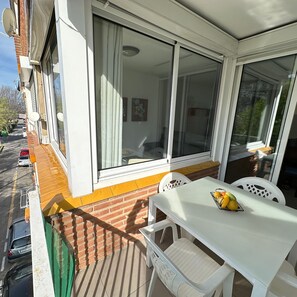 1 bedroom - Voramar 2A in Roses With 1 Bedrooms and 1 Bathrooms (Roses)