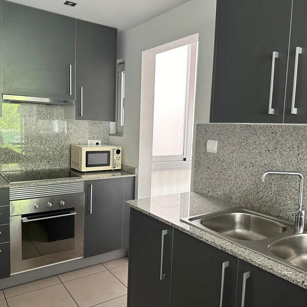 Apartment | 1 bedroom - Voramar 2A in Roses With 1 Bedrooms and 1 Bathrooms (Roses)