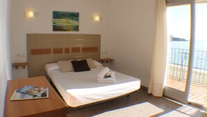 Villa | 4 bedrooms - Villa- Gaviota in Roses (Roses)