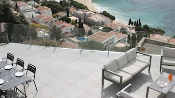 4 bedrooms