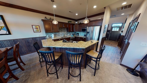 Vibrant 8BR Retro Rendezvous with Game Room by RedAwning
