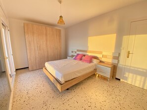 Apartment | 4 bedrooms - Avenida 5B in Roses With 4 Bedrooms and 3 Bathrooms (Roses)