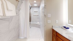 Shower, hair dryer, towels - Charming 3BR Haven at Shamrock by RedAwning (Snowshoe)