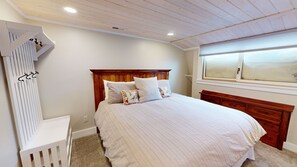 3 bedrooms, internet, bed sheets