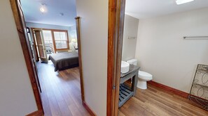 WiFi, bed sheets - Sleek Highland House Studio, Village facing deck! by RedAwning (Snowshoe)