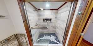 Shower, hair dryer, towels - Sleek Highland House Studio, Village facing deck! by RedAwning (Snowshoe)