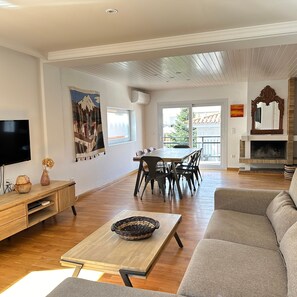 Villa - Riu Segre in Roses With 4 Bedrooms and 2 Bathrooms (Roses)