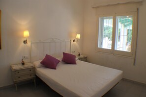 4 bedrooms - Holiday Home- Puerto (Roses)