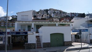 Unclassified image, 3 of 29, button - Holiday Home- Puerto (Roses)