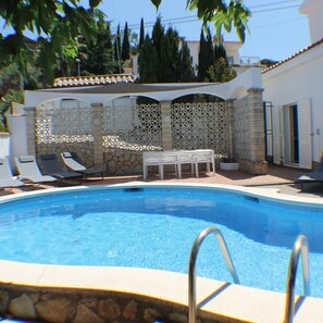 Villa | 4 bedrooms - Els Grecs 21 in Roses (Roses)