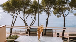 Unclassified image, 2 of 25, button - Marina 9 in Roses With 1 Bedrooms and 1 Bathrooms (Roses)
