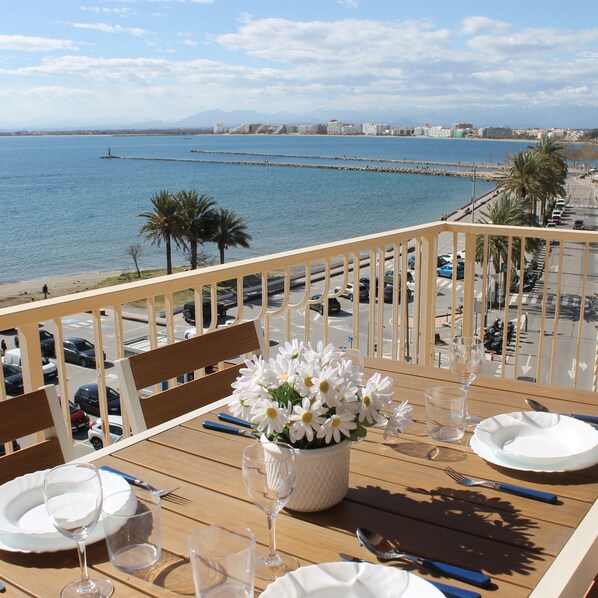 3 bedrooms - Avenida 5A in Roses With 3 Bedrooms and 2 Bathrooms (Roses)