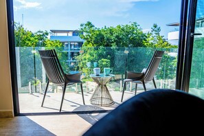 Premium Penthouse, 3 Bedrooms | Balcony