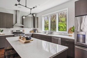 Micro-ondas, fogão, cooktop, lava-louças