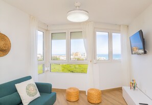 TV - Cubo's Estudio Algaida Calahonda Beach / beach access / free wifi / air-conditioning (Mijas Costa)