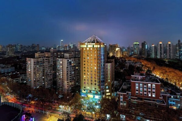 المنشأة من الخارج