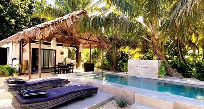 The Boraha Beach Lodge 90 m2 with kitchen, equipped, WIFI, on the beach,
