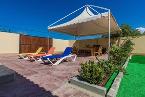 Room - 2 Queen Studio w Pool BBQ Hotwater Close 2 Beach (Noord)