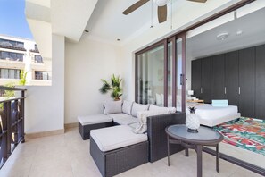 Apartment - Beautiful 2BR Condo w Large Balcony in Palm Beach (Noord)