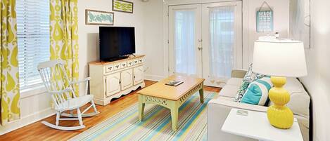 House, Multiple Beds, Patio, Garden View (A Shore Thing) | Living area
