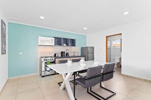 Apartment - Brand NEW Central Modern Ground Studio With Pool (Noord)