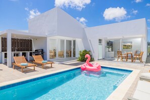 3 bedrooms, Internet - 3BR 3BA Newly Built w Private Pool 5 min 2 Beach (Noord)