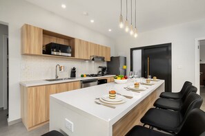 Villa - Brand NEW 3br2ba w Private Pool Amazing Location (Noord)