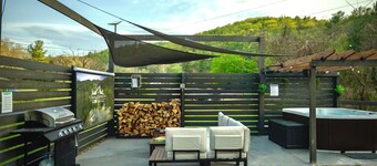 Creekside Cabin~SNP~Hot Tub