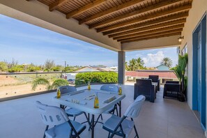 Villa - Magical Oasis 6BR w Large Pool Gazebo Views (Noord)