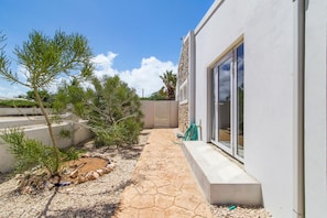 Villa - 4br4ba w Private Pool Walking Distance to Ritz (Noord)