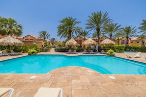 House - Upscale Gated Community Oasis Close to the Beach (Noord)