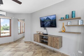 Villa - Amazing 4br4ba Villa w Pool Birdsanctuary Views (Noord)