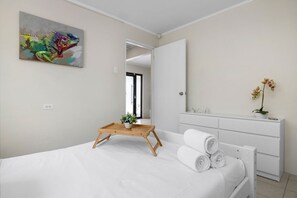 Villa | 3 bedrooms - Lovely 3br2ba w Wifi Parking in Central Location (Paradera)
