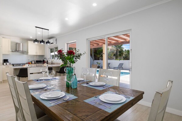 Villa | 3 bedrooms - High-end Pool Getaway Upscale 5 Location BBQ (Noord)