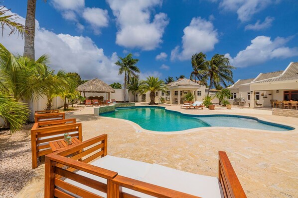 Villa - Charming Cunucu Home Pvt Pool Outdoor Kitchen (San Nicholas Noord)