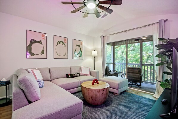 Smart TV, music library