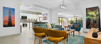 Modern 3br2ba 24 7 Security Pools Restaurant