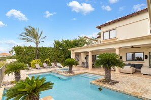 Villa | 4 bedrooms - Exclusive Golf Villa Close 2 Beach Private Pool (Noord)