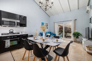 2 bedrooms - Tranquil 2br2ba Close to the Beach Shared Pool (Noord)