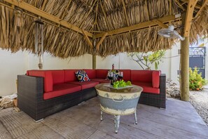 Villa - Spacious 7BR 6BA Villa 2 Pools Walktobeach (Noord)