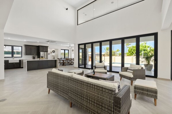 5 bedrooms - NEW Walk 2 Beach - 5BR Bonusroom w Pool Office (Noord)