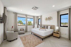 5 bedrooms - NEW Walk 2 Beach - 5BR Bonusroom w Pool Office (Noord)