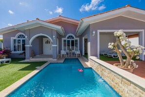 3 bedrooms - Remodeled 3br2ba Cozy Central Private Pool (Paradera)